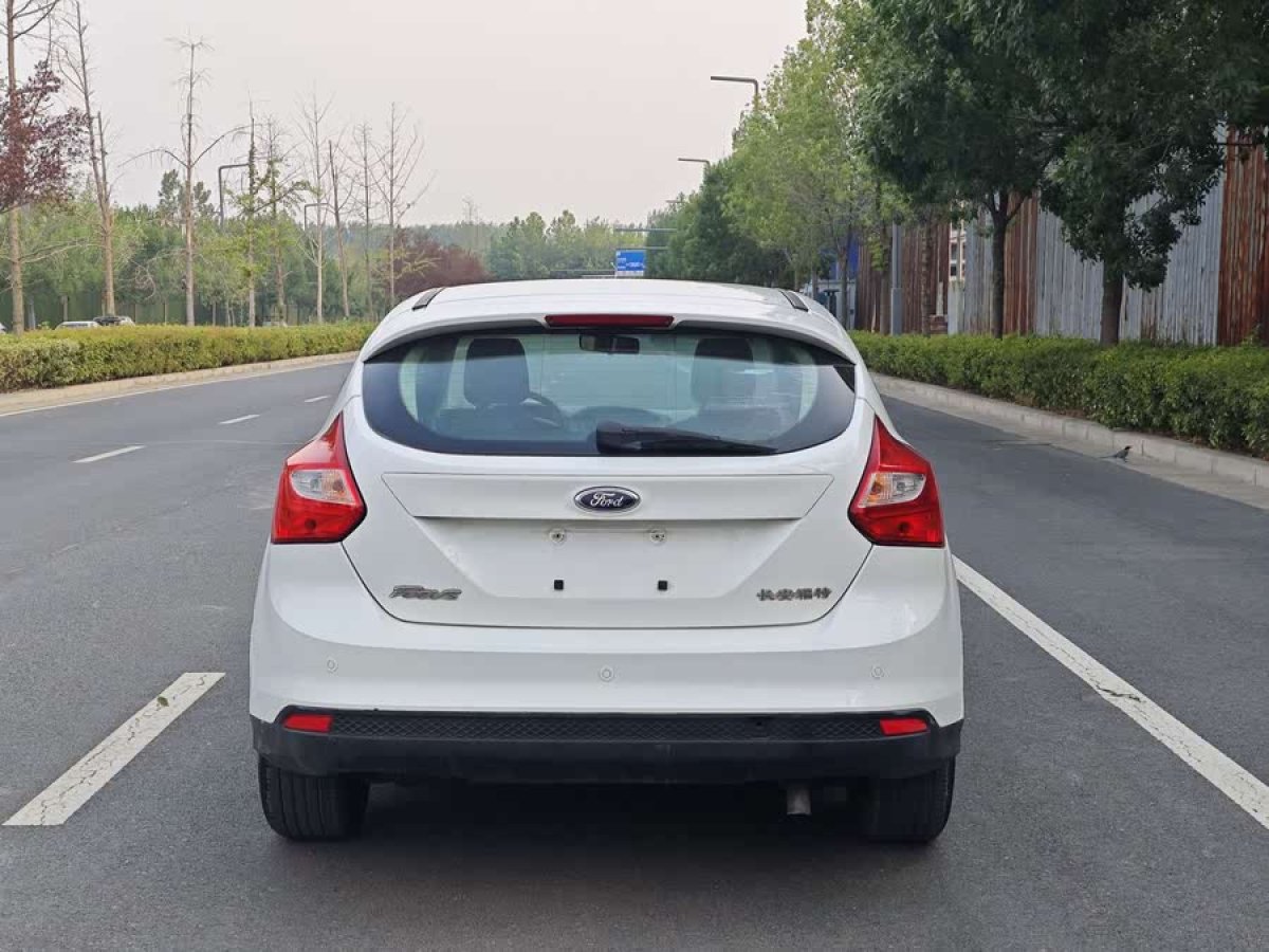 福特 ?？怂? 2012款 兩廂 1.6L 手動風尚型圖片