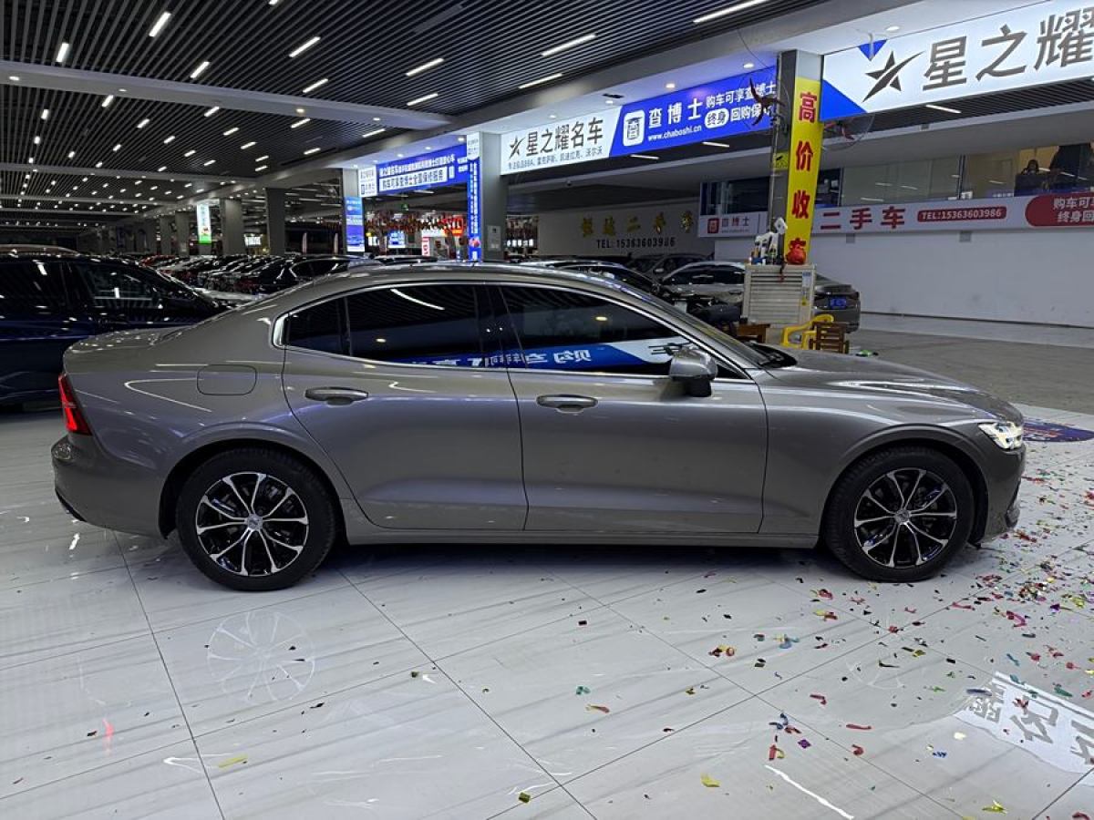 沃爾沃 S60L  2022款 B4 智逸豪華版圖片