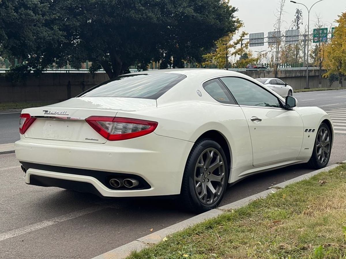 瑪莎拉蒂 GranTurismo  2007款 4.2L 標(biāo)準(zhǔn)版圖片