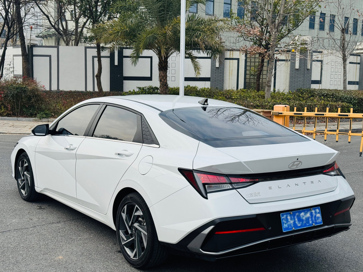 現(xiàn)代 伊蘭特  2023款 1.5L CVT GLX精英版圖片