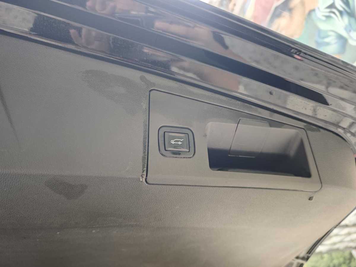 凱迪拉克 XT5  2022款 2.0T 兩驅(qū)豪華型圖片