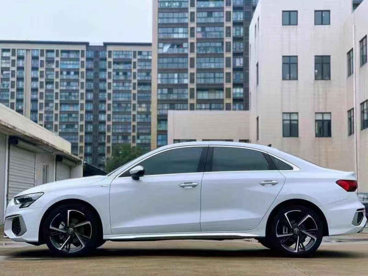 奥迪 奥迪A3  2015款 A3 1.4TFSI 35TFSI 百万纪念智领型图片