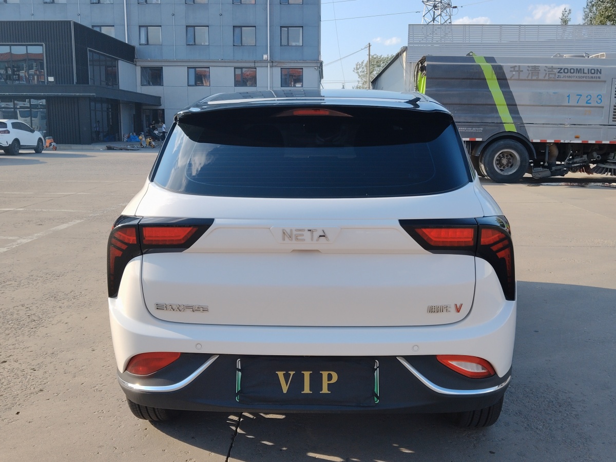 哪吒 哪吒V  2022款 潮 400 Lite 粉色定制款圖片