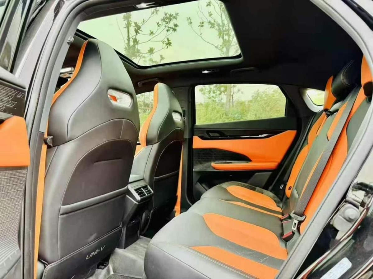 長(zhǎng)安 長(zhǎng)安UNI-V  2023款 1.5T 運(yùn)動(dòng)版圖片