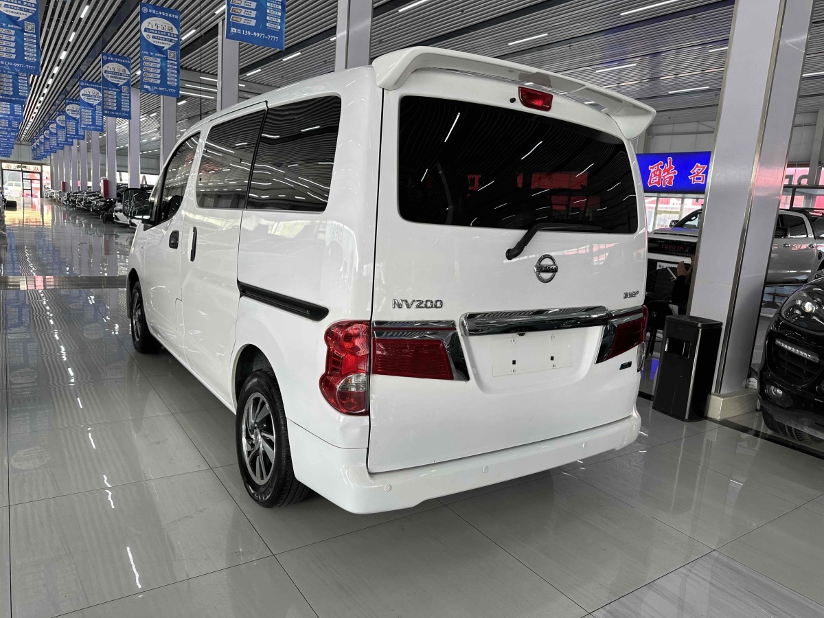 2017年4月日產(chǎn) NV200  2016款 改款 1.6L CVT豪華型