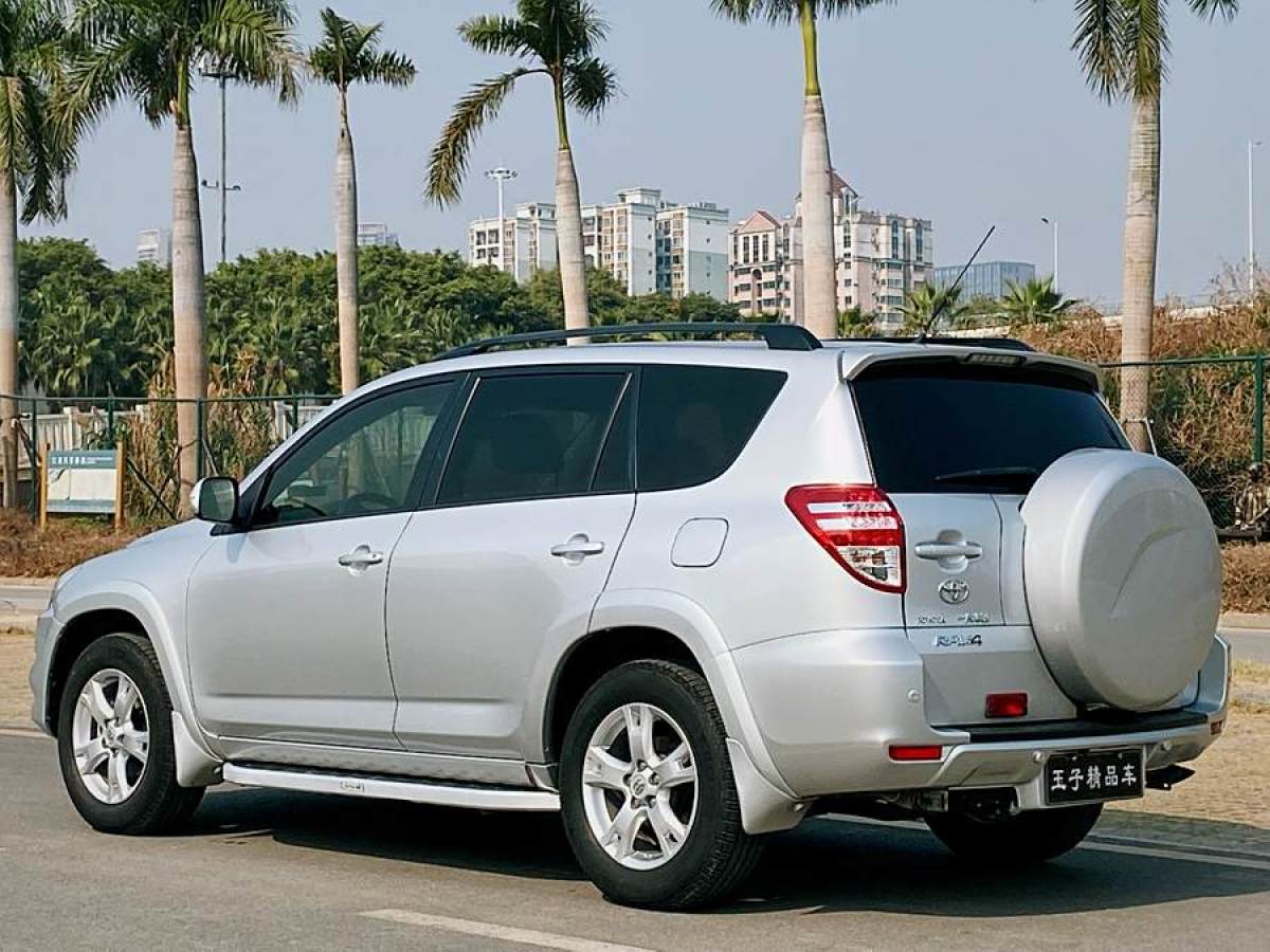 豐田 RAV4榮放  2011款 2.0L 自動(dòng)豪華版圖片