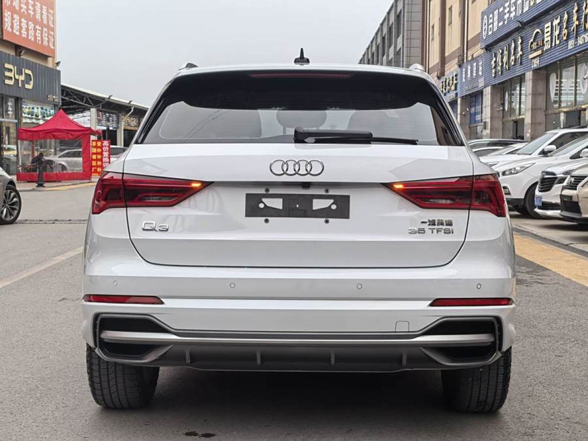 奧迪 奧迪Q3  2019款  35 TFSI 進(jìn)取動感型圖片