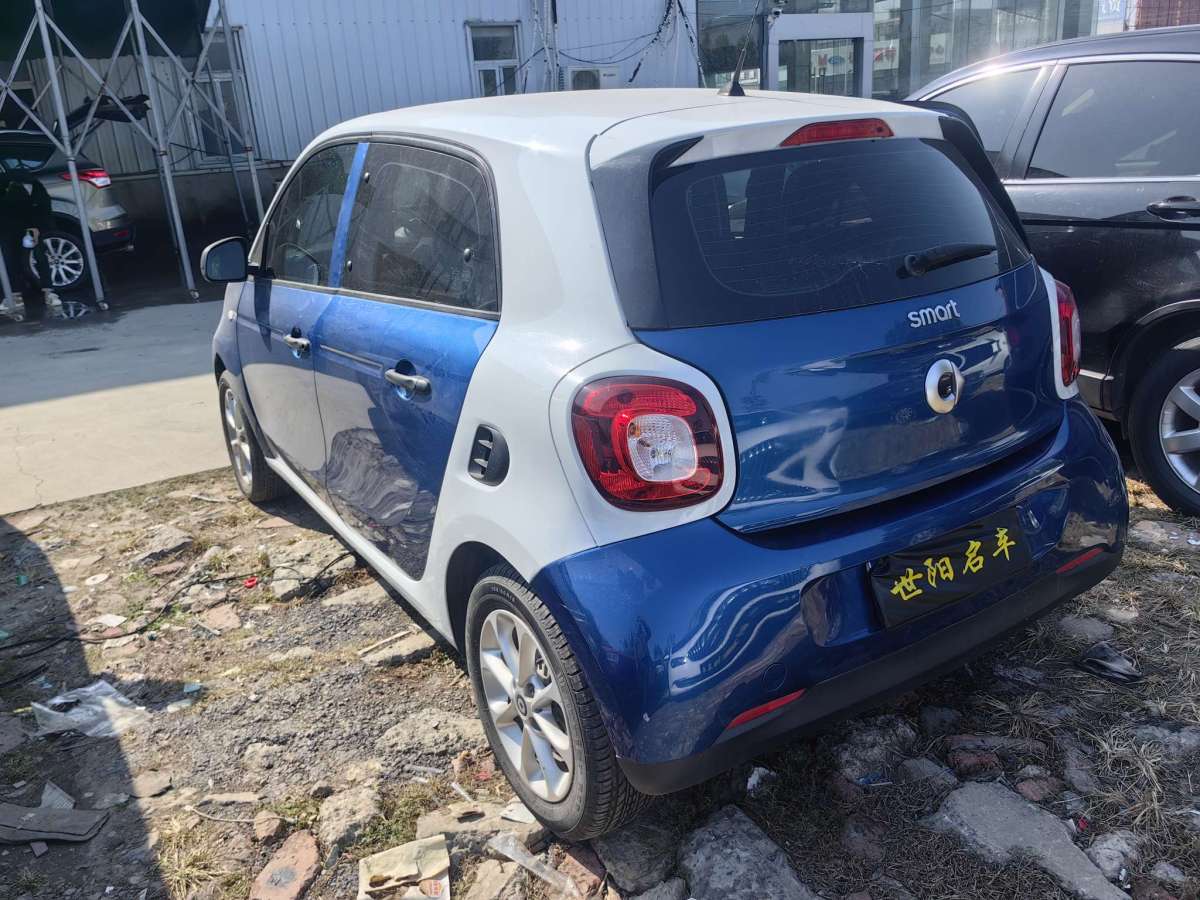 smart forfour  2016款 1.0L 52千瓦激情版圖片