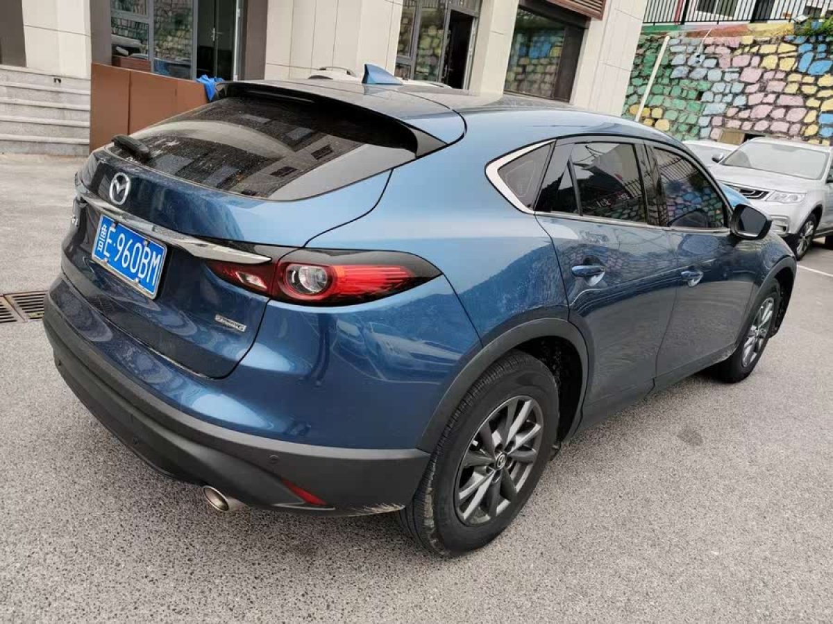 馬自達 CX-4  2020款 2.0L 自動兩驅(qū)藍天探索版圖片
