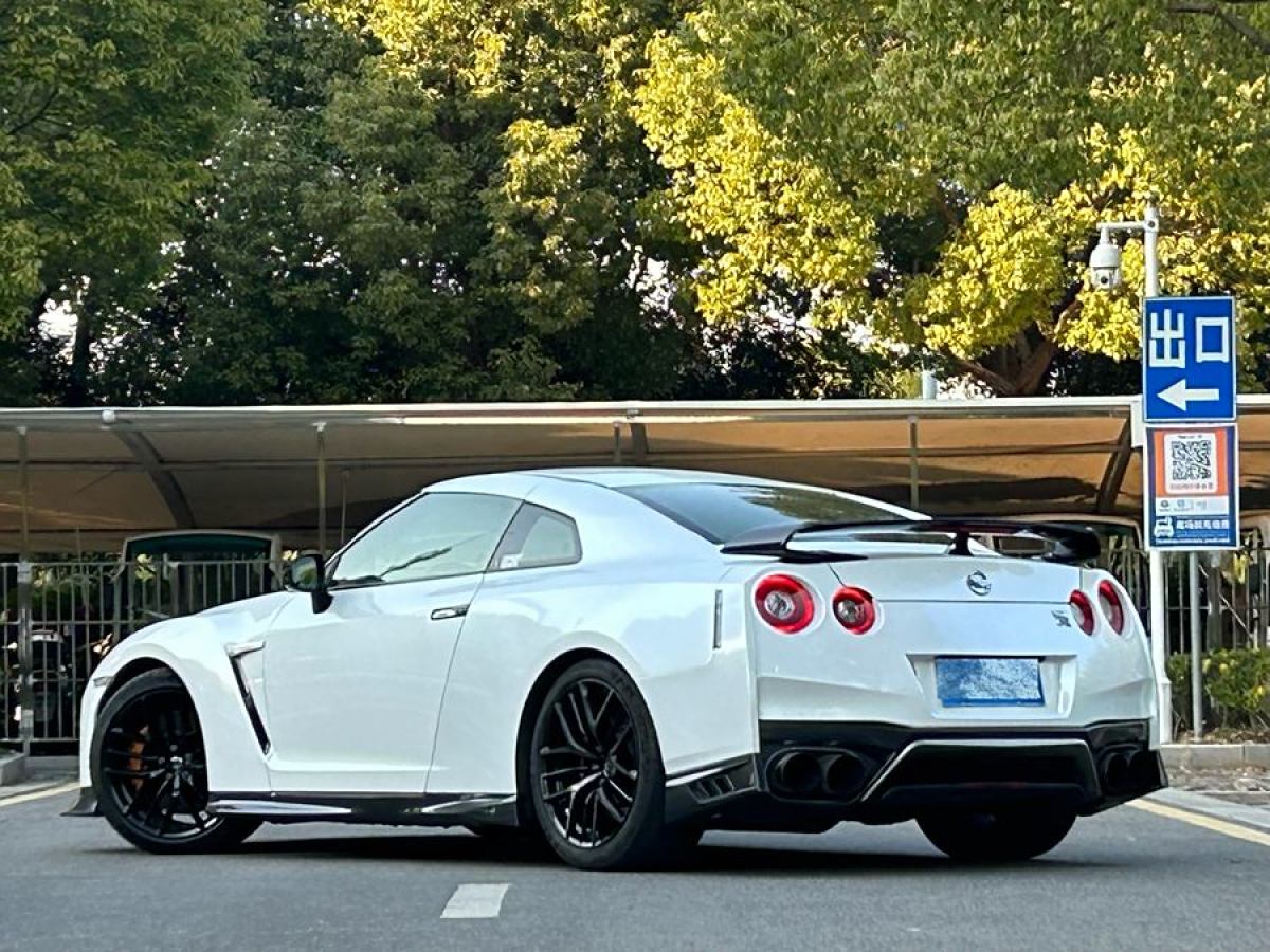 日產(chǎn) GT-R  2017款 3.8T 旗艦版圖片