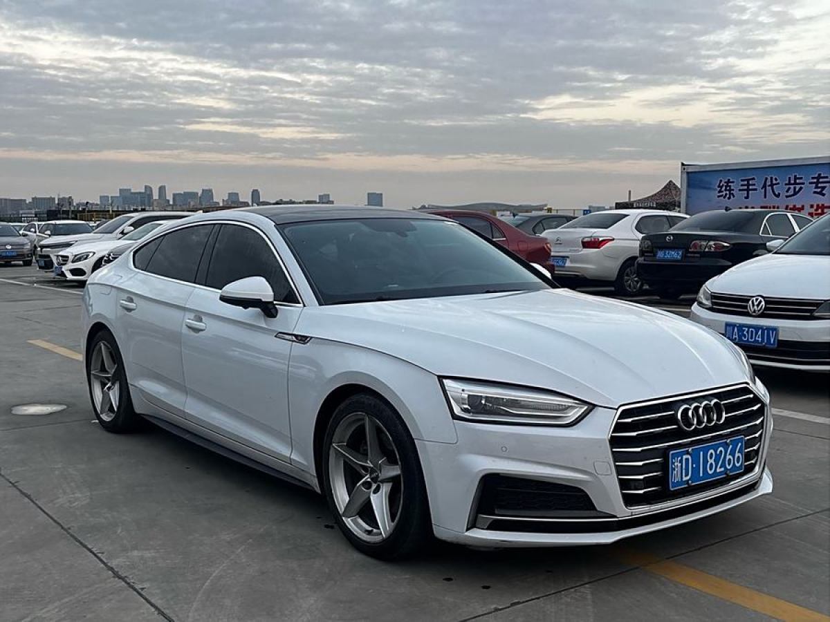 奧迪 奧迪A5  2017款 Sportback 40 TFSI 時(shí)尚型圖片