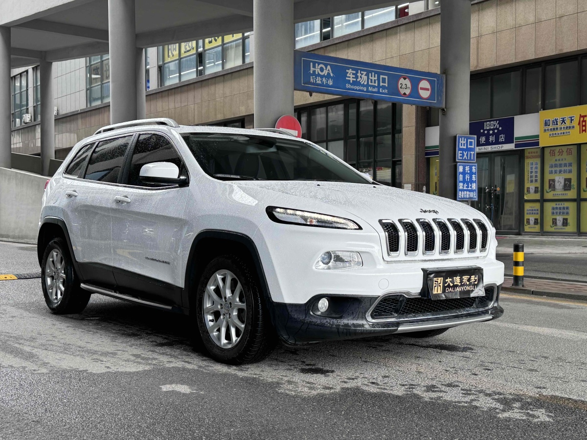 Jeep 自由光  2017款 2.0L 优越版图片