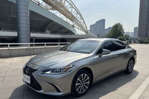 ES 雷克薩斯 200 卓越版