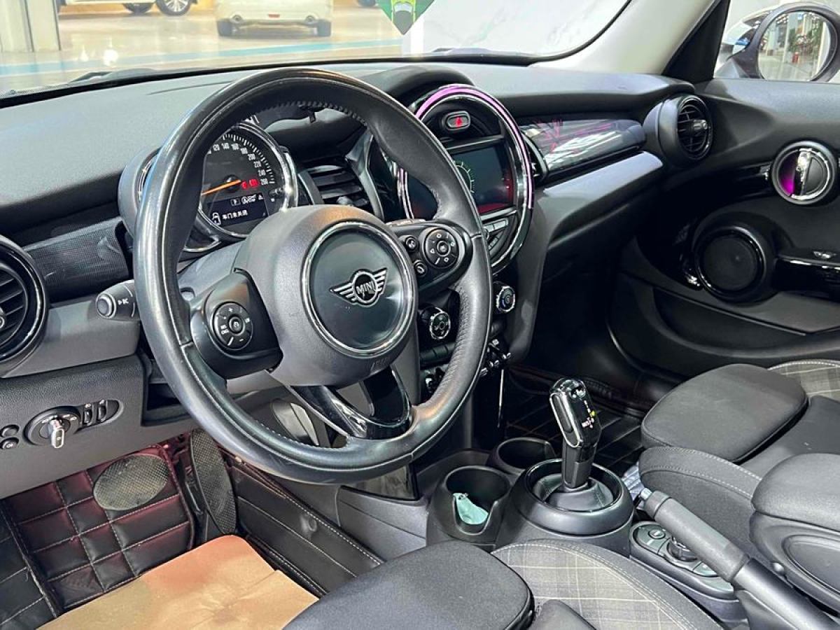 MINI MINI  2019款 1.5T COOPER 經(jīng)典派 五門版圖片