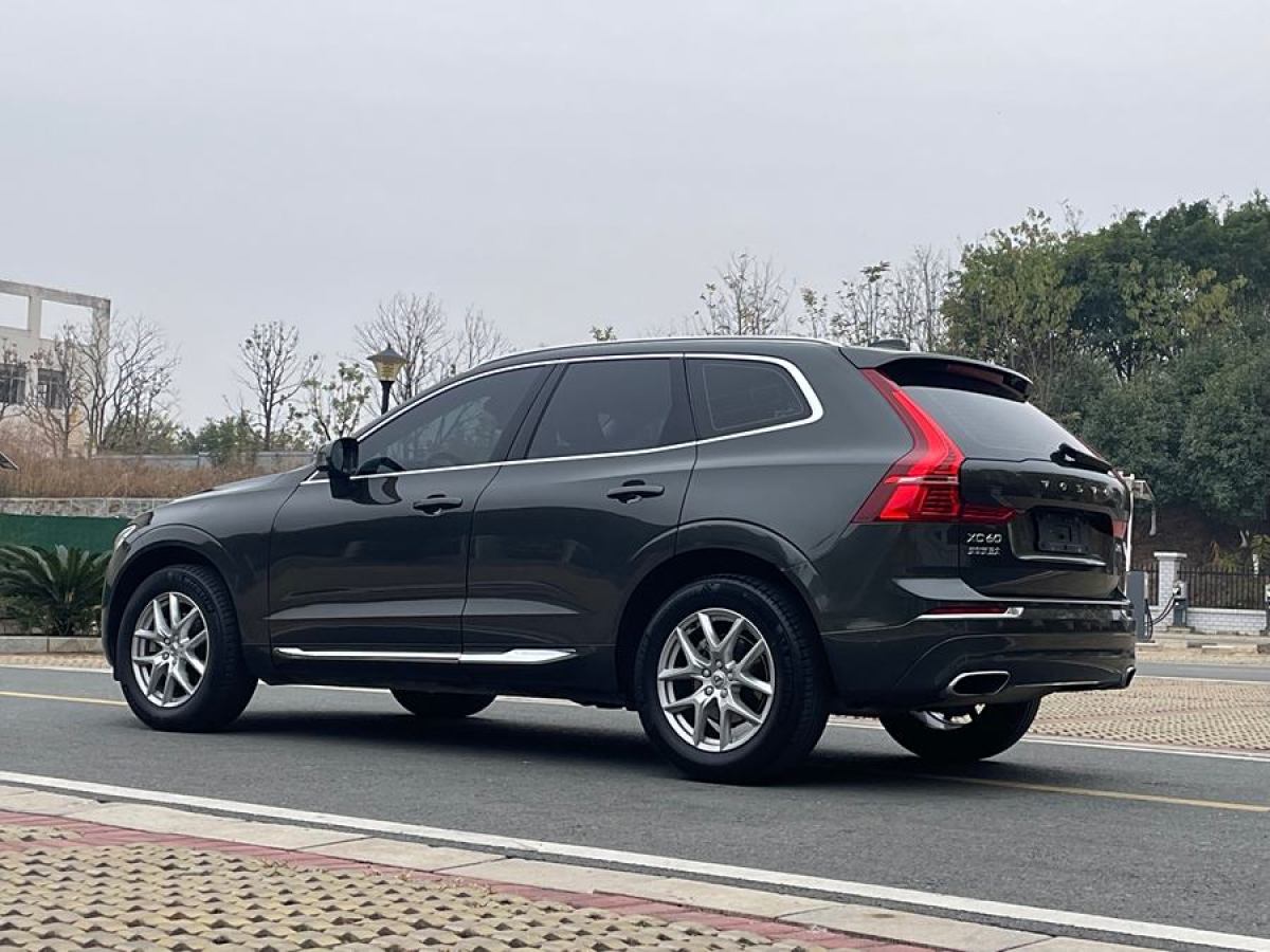 沃爾沃 XC60  2020款 T5 四驅(qū)智逸豪華版圖片