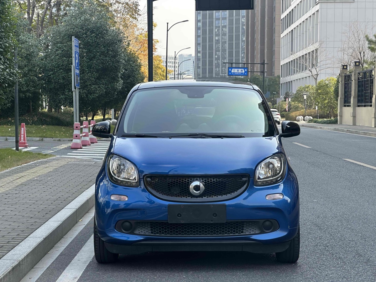 smart forfour  2016款 1.0L 52千瓦激情版圖片