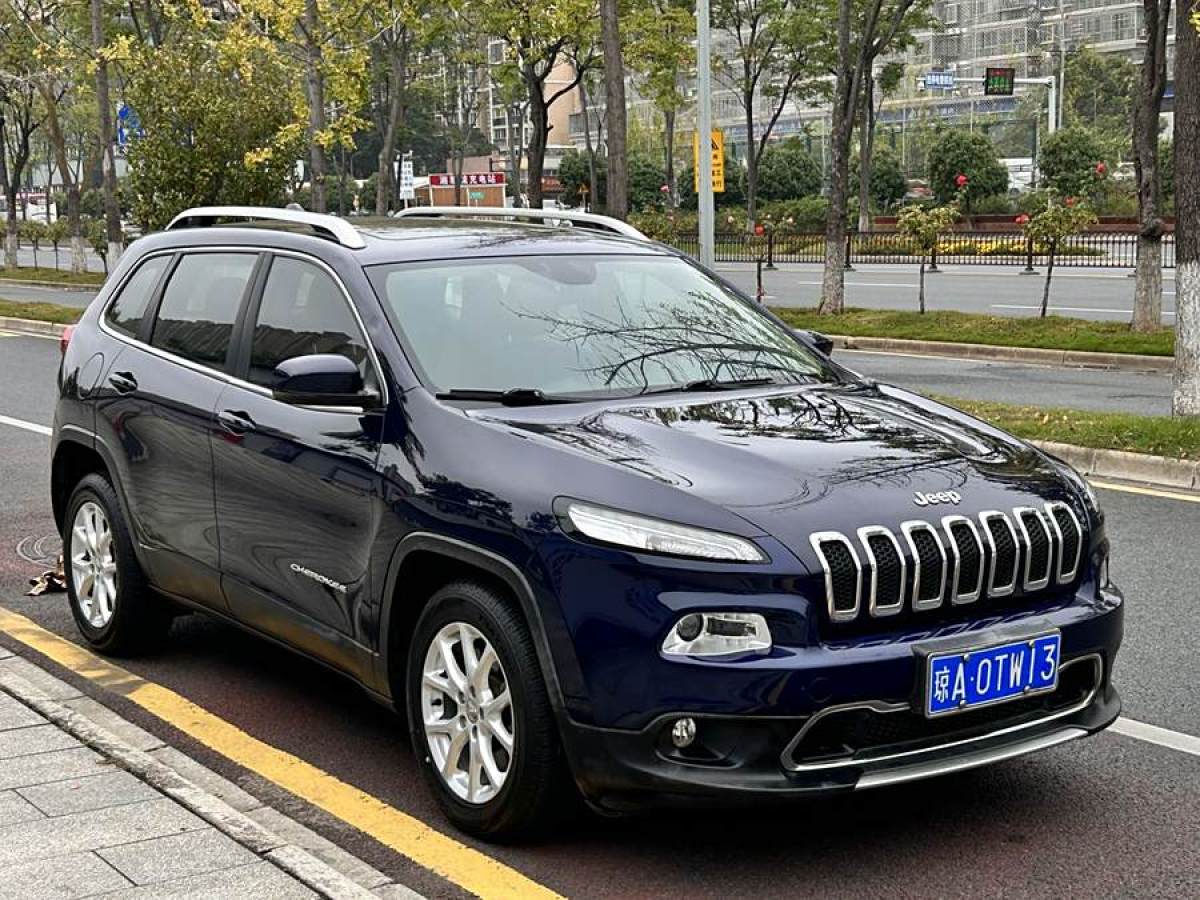 Jeep 自由光  2017款 2.0L 優(yōu)越版圖片