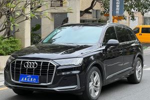 奥迪Q7 奥迪 45 TFSI quattro S line运动型