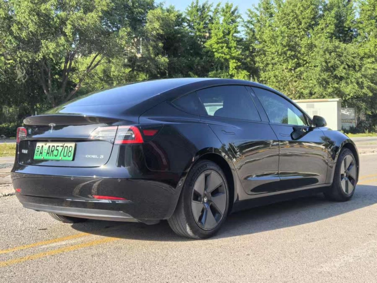 特斯拉 Model 3  2021款 改款 標(biāo)準(zhǔn)續(xù)航后驅(qū)升級(jí)版圖片