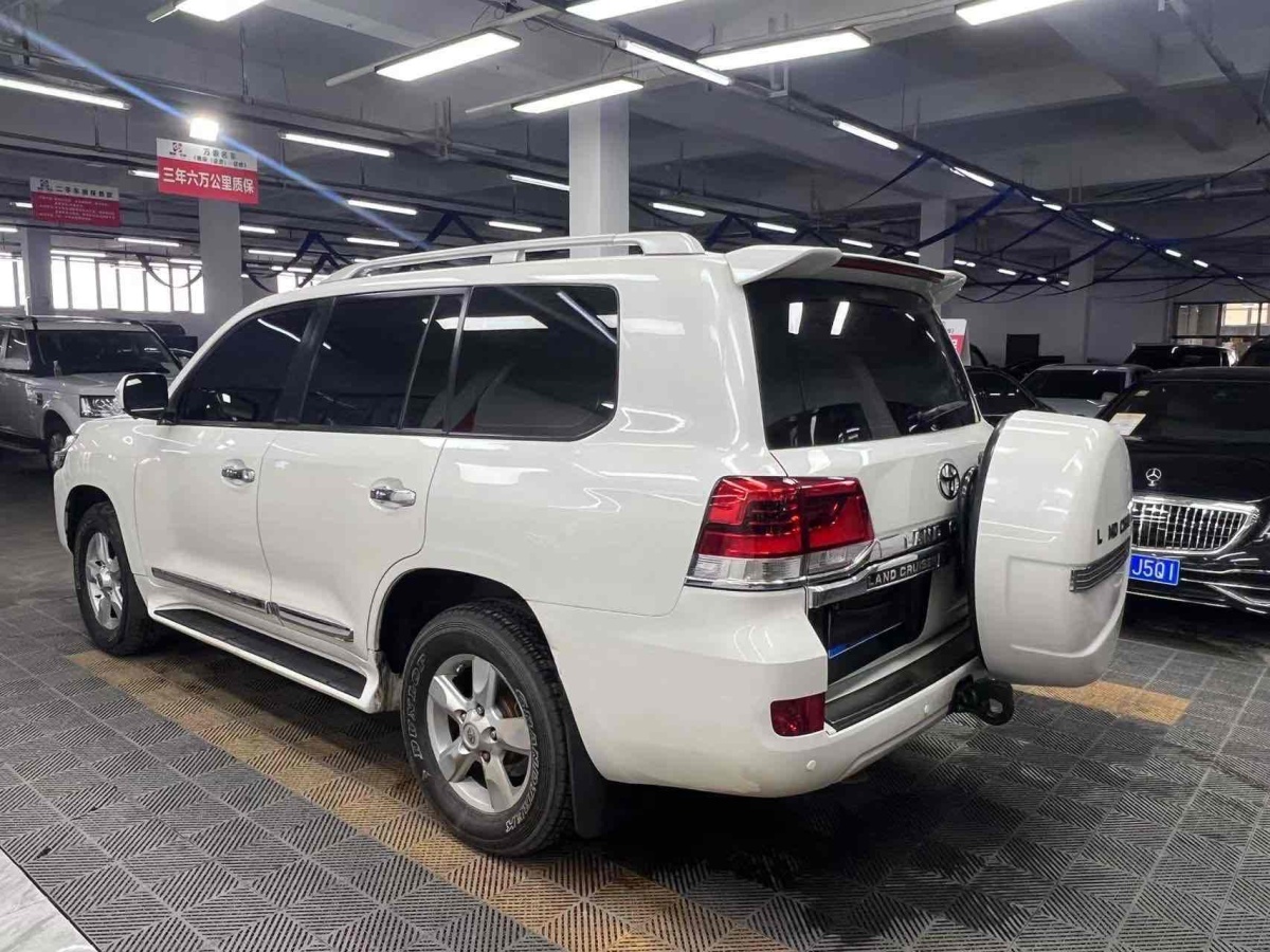 豐田 蘭德酷路澤  2015款 4.0L V6 中東限量版圖片