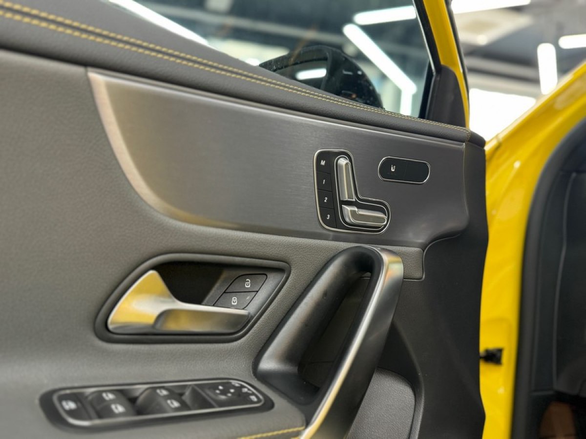 奔驰 奔驰A级AMG  2020款 改款 AMG A 45 S 4MATIC+ 先型特别版图片