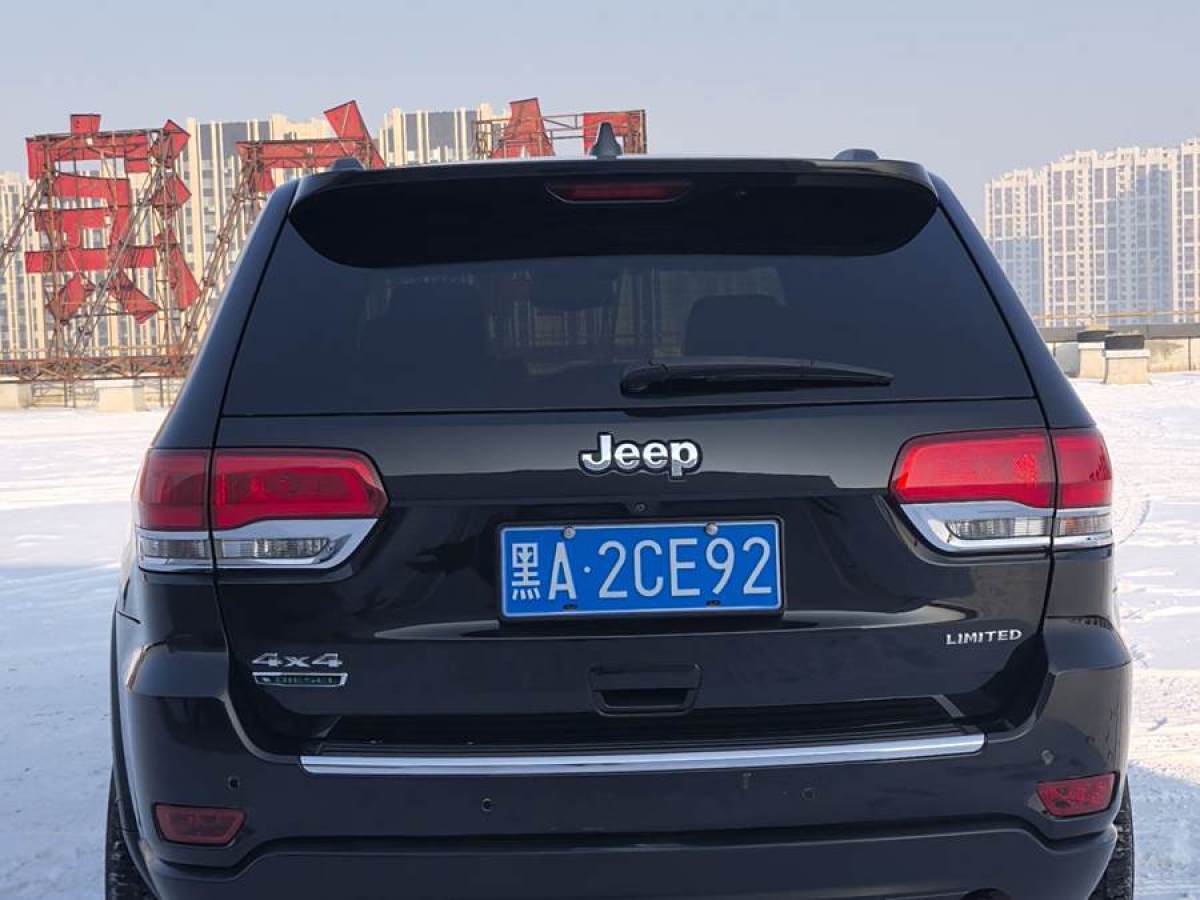 Jeep 大切諾基  2015款 3.0TD 柴油 精英導(dǎo)航版圖片