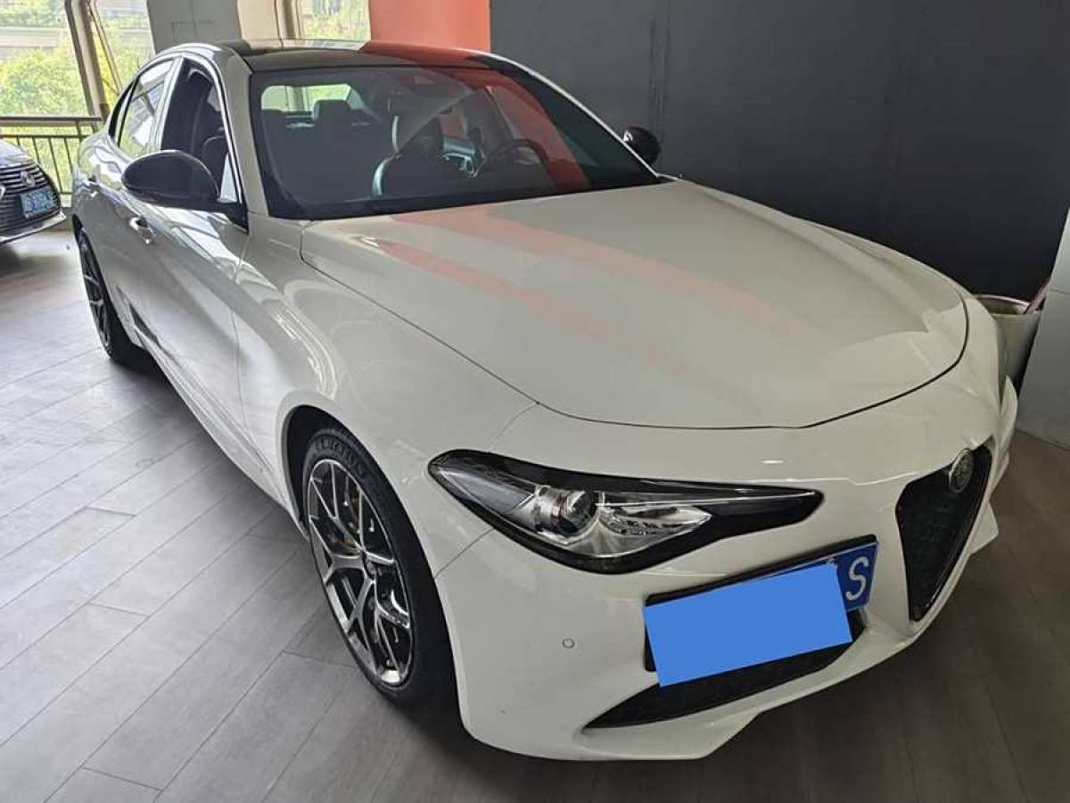 阿爾法·羅密歐 Giulia  2019款  2.0T 280HP 豪華版圖片