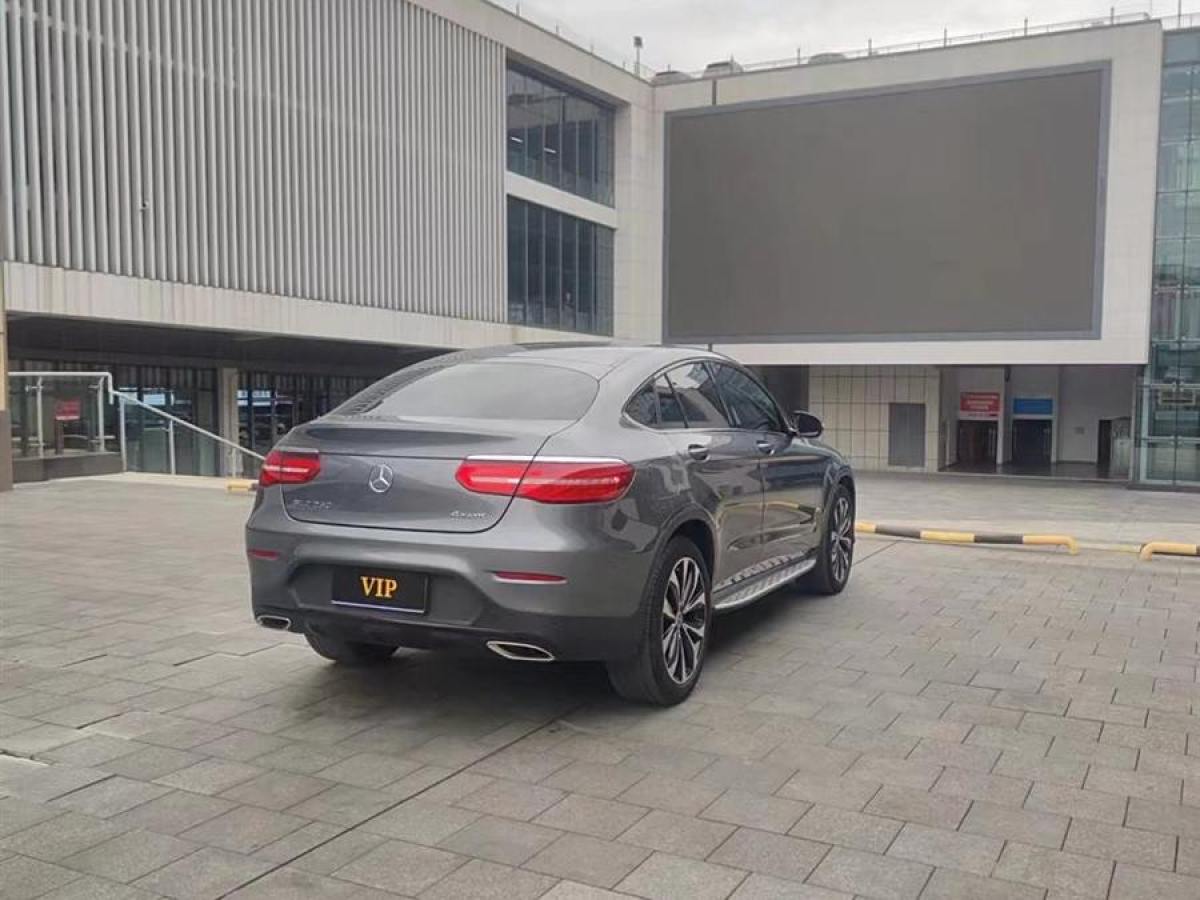 奔馳 奔馳GLC  2023款 改款 GLC 260 4MATIC 轎跑SUV圖片