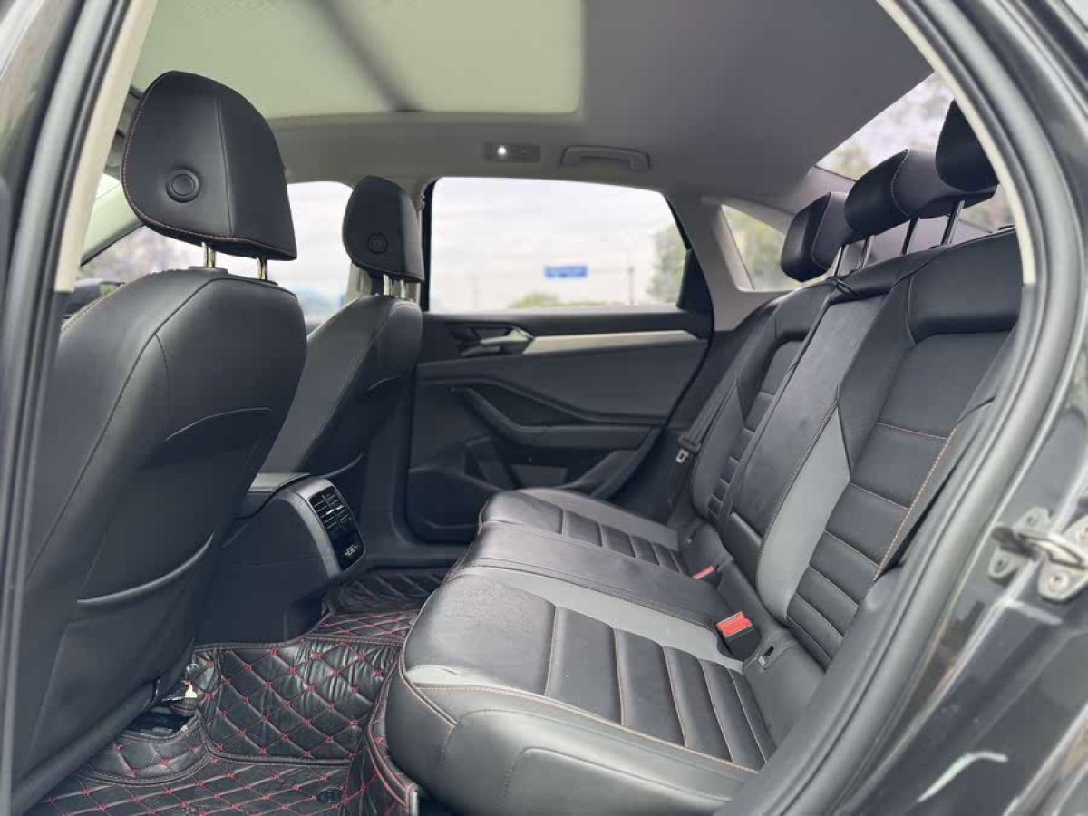 大眾 速騰  2021款 280TSI DSG 30周年紀(jì)念版圖片
