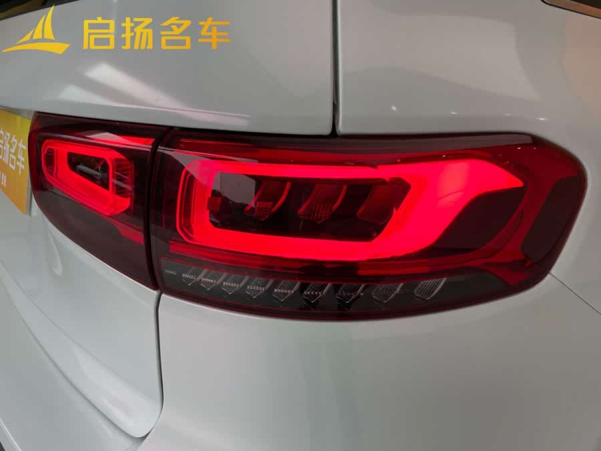 奔馳 奔馳GLB  2024款 改款 GLB 220 時尚型圖片