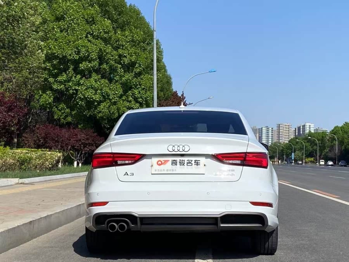 奧迪 奧迪A3  2018款 30周年年型 Limousine 35 TFSI 時(shí)尚型圖片