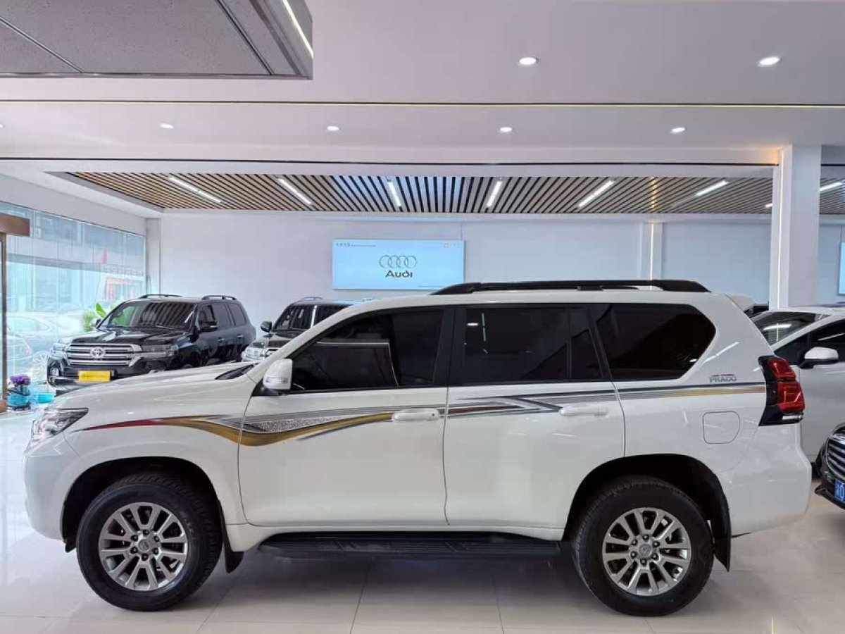 豐田 普拉多  2019款 3.5L 自動(dòng)TX-L尊享版后掛備胎圖片