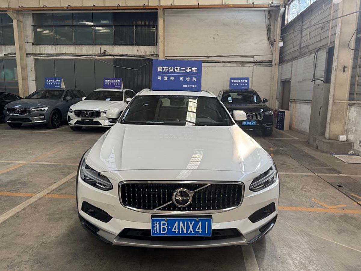 沃爾沃 V90  2024款 Cross Country B5 AWD 智尊版圖片