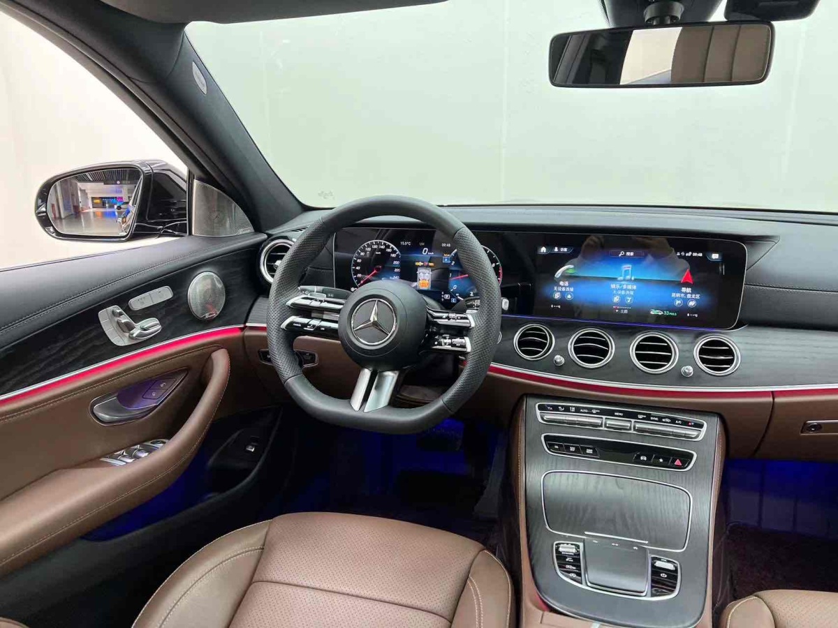奔馳 奔馳E級  2023款 改款 E 300 L 運(yùn)動時尚型圖片