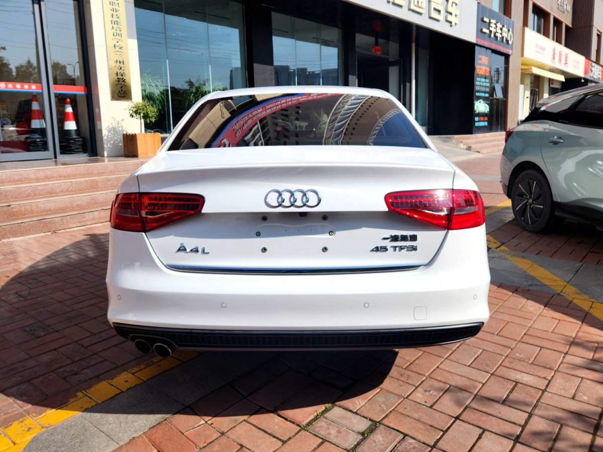 奧迪 奧迪A4L  2015款 45 TFSI quattro個(gè)性運(yùn)動(dòng)型圖片