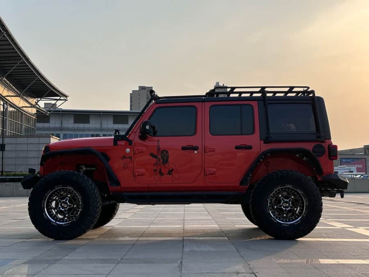 Jeep 牧馬人  2019款 2.0T Sahara 四門版 國(guó)VI圖片
