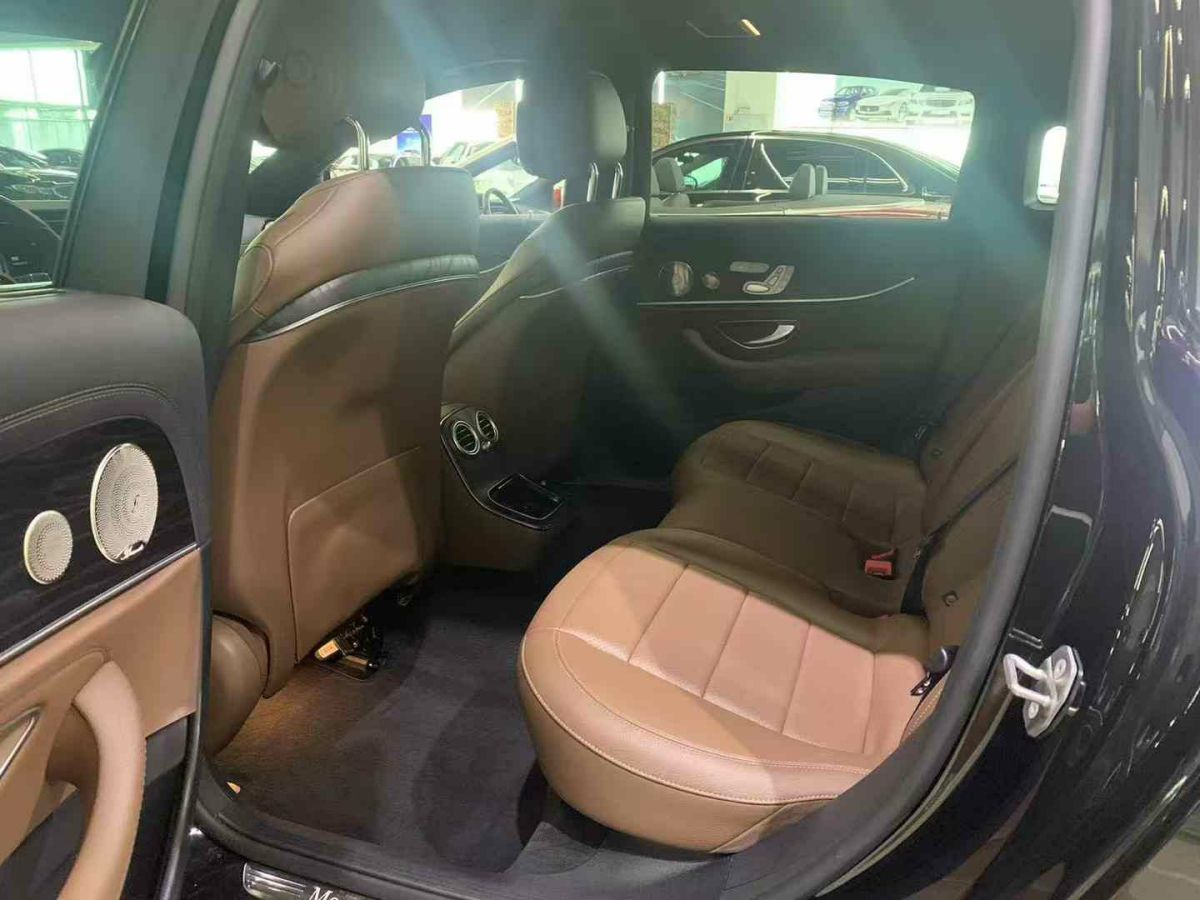 奔馳 奔馳E級(jí)  2023款 E 300 L 豪華型圖片