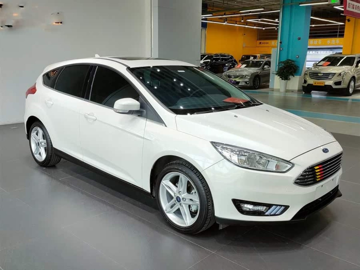 福特 ?？怂? 2020款 兩廂經(jīng)典 1.5L 自動風(fēng)尚型圖片