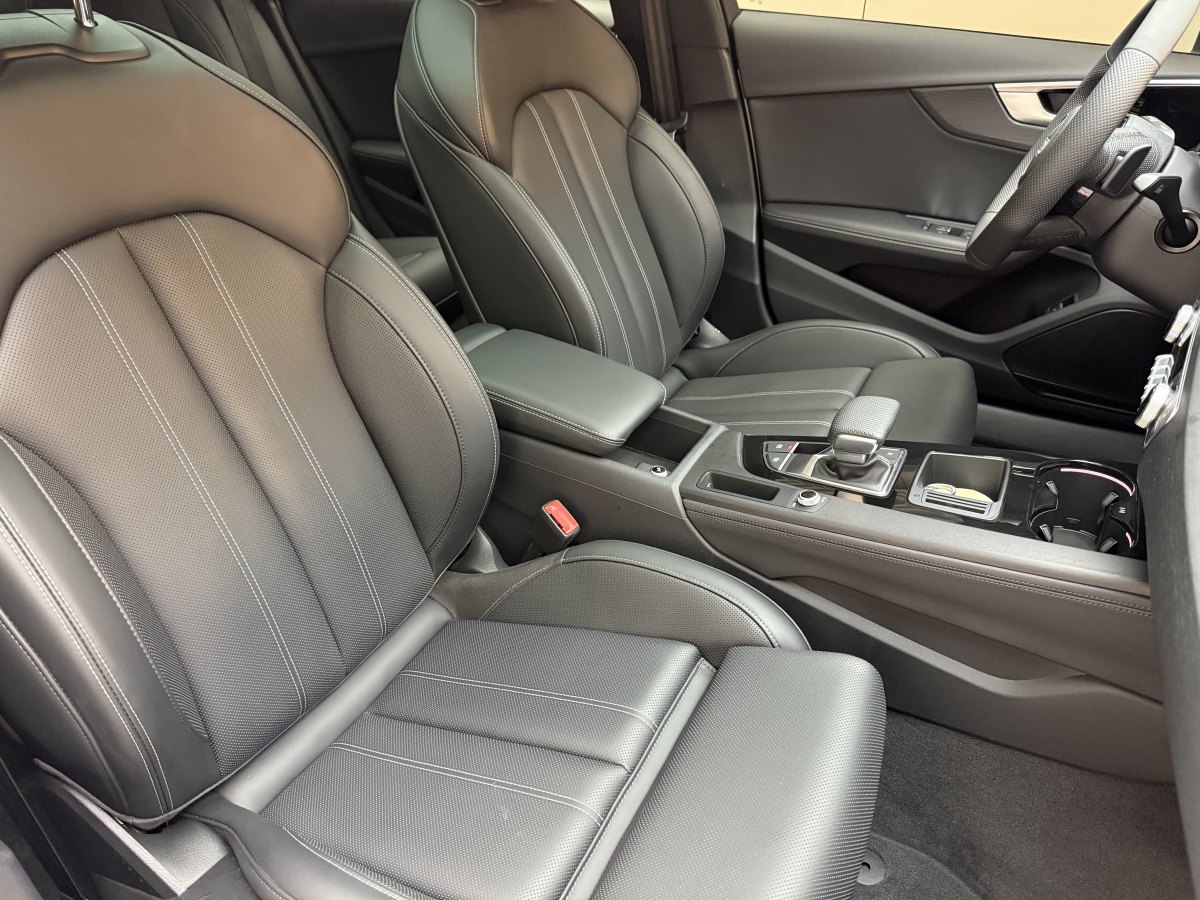 奧迪 奧迪A4L  2024款 40 TFSI 豪華動(dòng)感型圖片