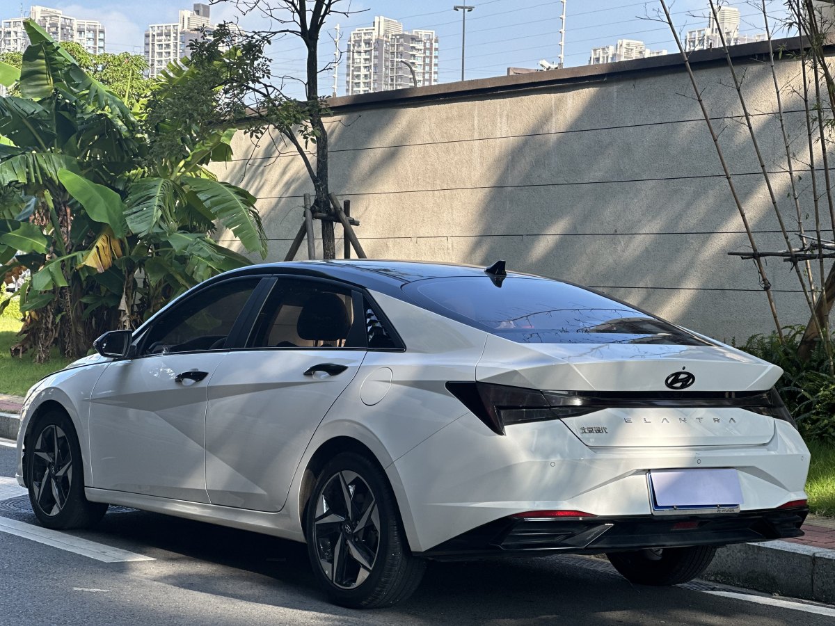 2023年8月現(xiàn)代 伊蘭特  2022款 1.5L CVT LUX尊貴版