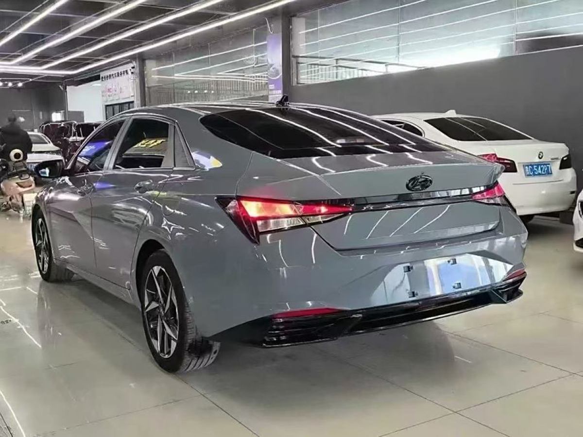 現(xiàn)代 伊蘭特  2023款 1.5L CVT LUX尊貴版圖片