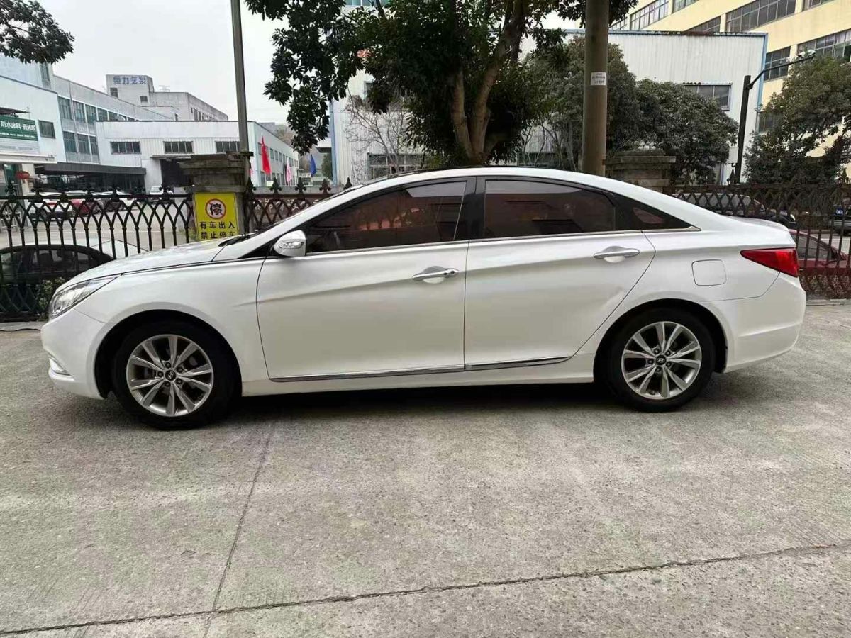 現(xiàn)代 朗動  2015款 1.6L 自動時尚型圖片