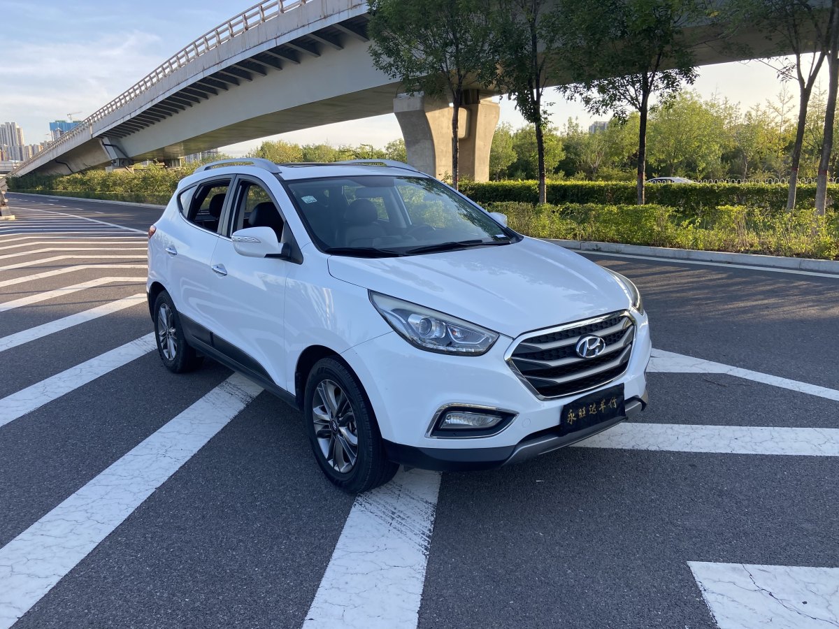 2016年5月现代 ix35  2015款 2.0L 自动两驱智能型 国V