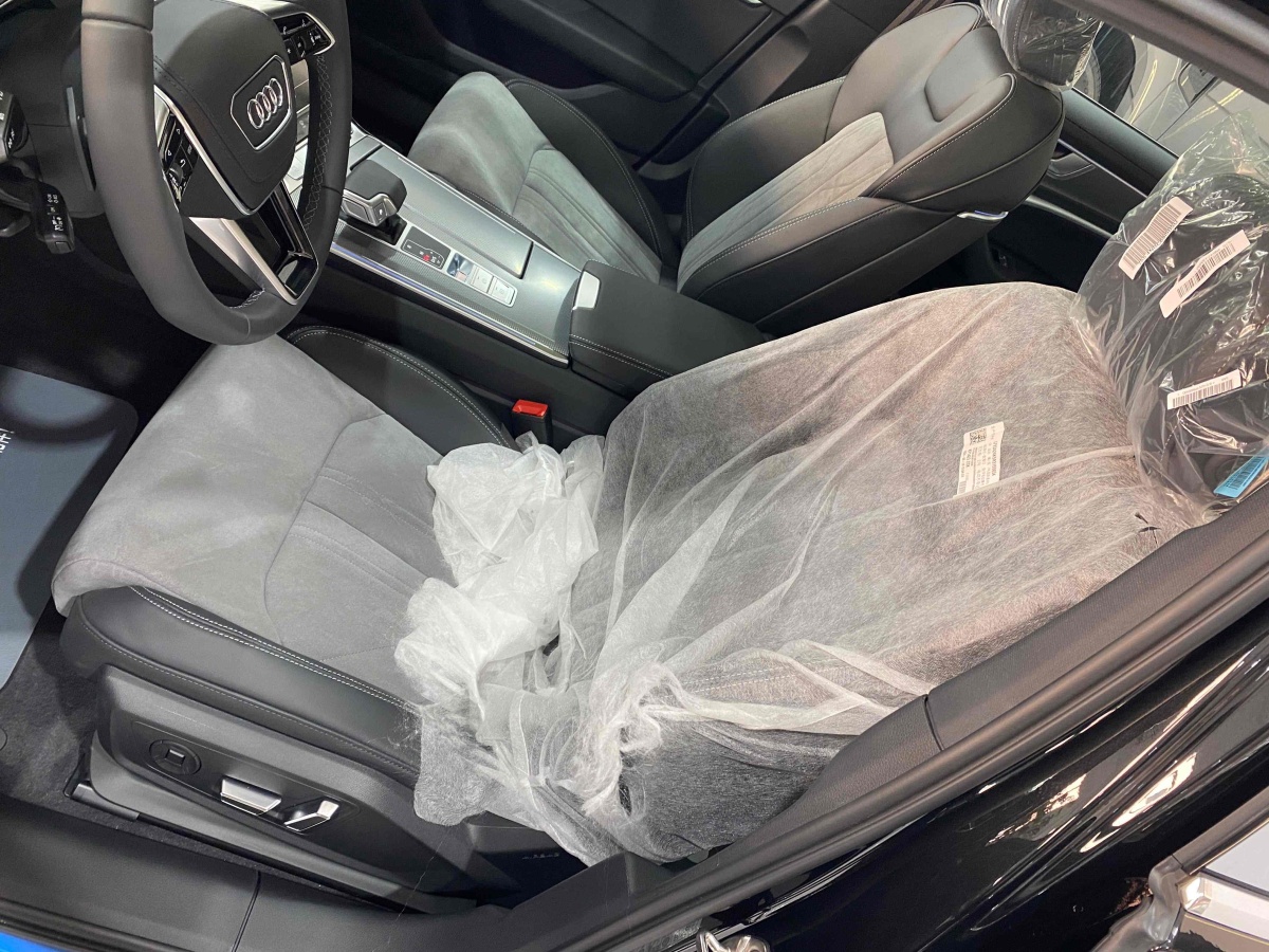 奧迪 奧迪A6L  2024款 45 TFSI 臻選動感型圖片
