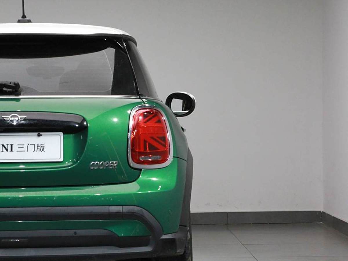 MINI MINI  2022款 改款 1.5T COOPER 藝術(shù)家圖片