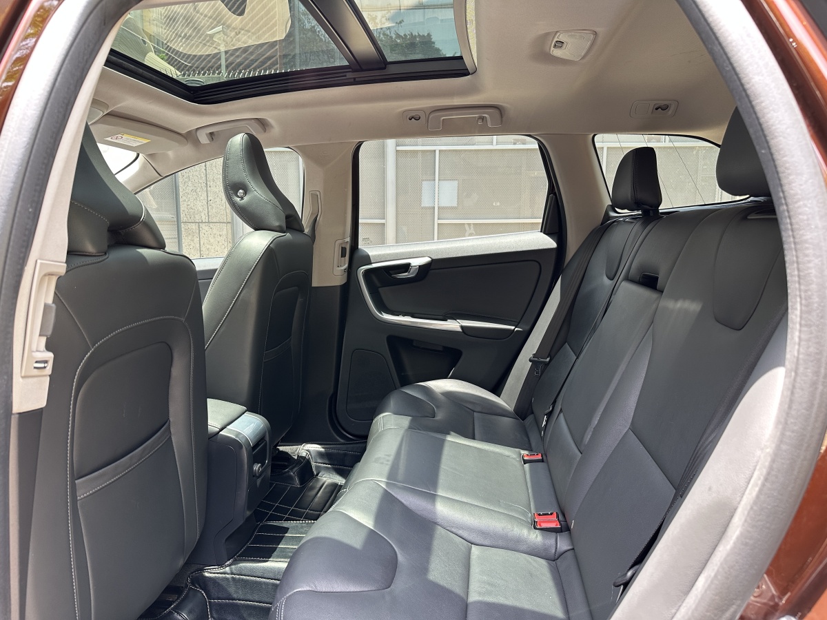 沃爾沃 XC60  2015款 T5 智進(jìn)版圖片