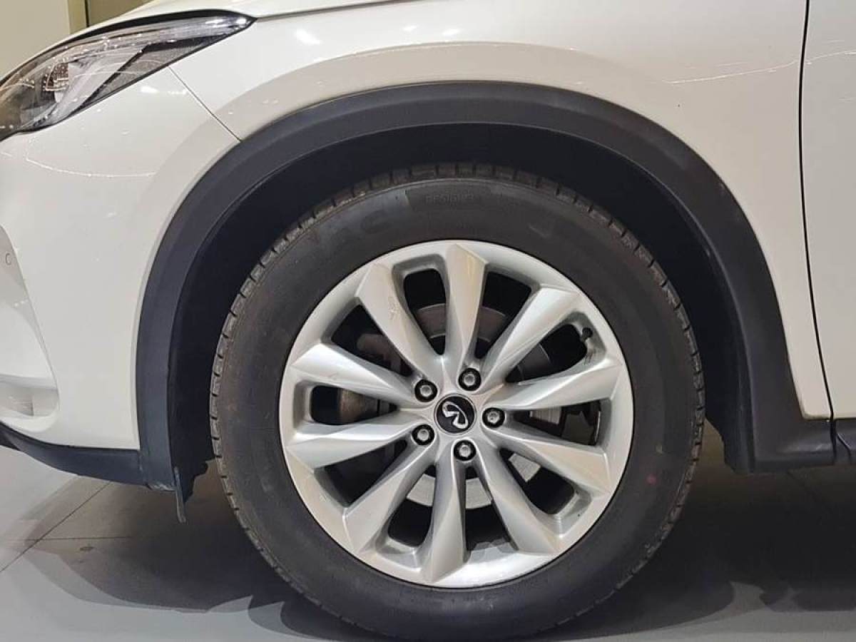 英菲尼迪 QX50  2018款 2.0T 兩驅(qū)時尚版圖片