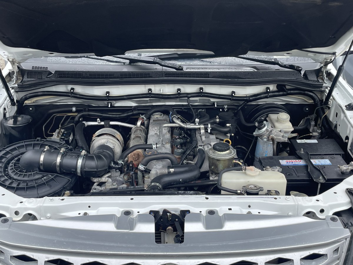 黄海 N2  2015款 2.8T两驱柴油运动版JE493ZLQ4CB图片