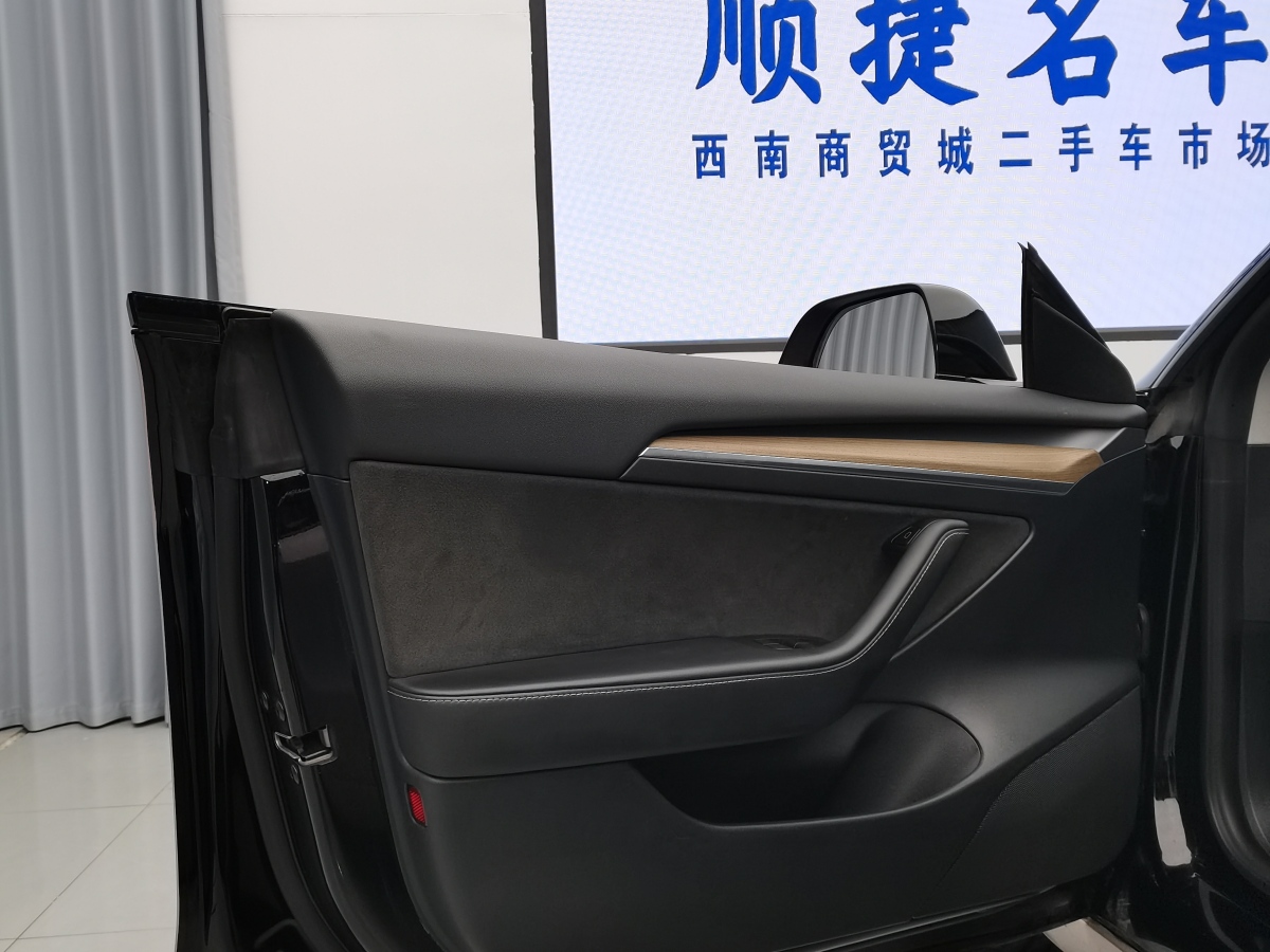 特斯拉 Model Y  2022款 改款 后輪驅(qū)動版圖片