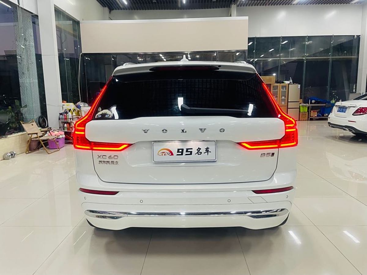 沃爾沃 XC60  2024款 B5 四驅(qū)智遠(yuǎn)豪華版圖片